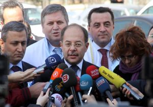 Akdağ'dan pankart tepkisi